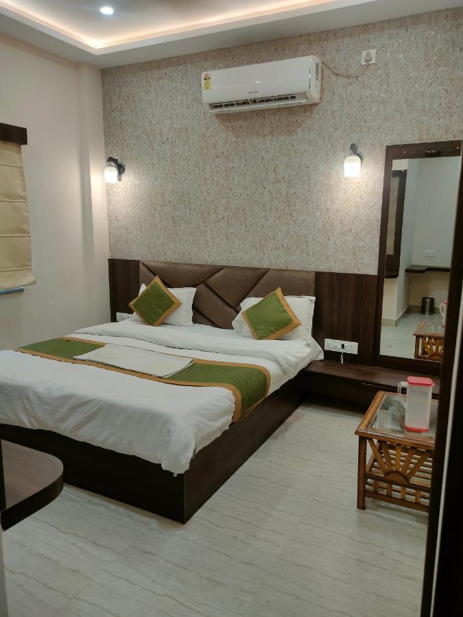 H.h.g Palace Hotel Varanasi