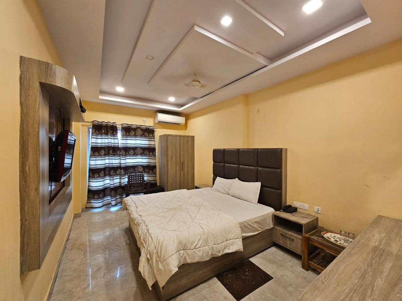 Hotel Aditya