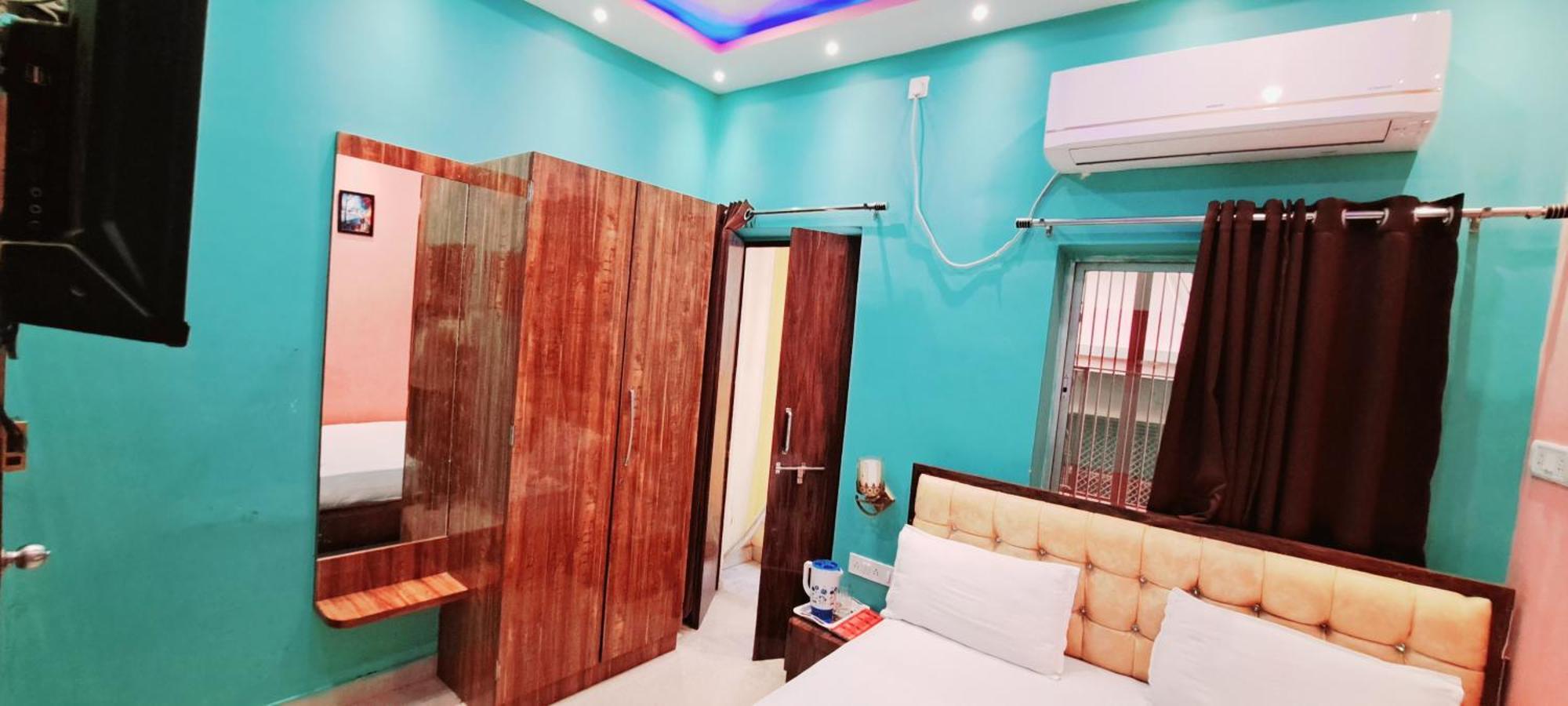 Ananya Hotel 3*