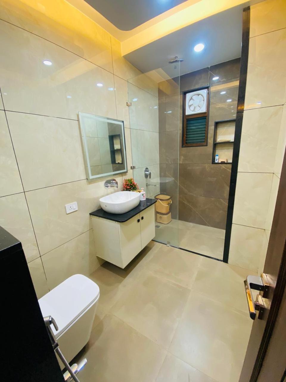 Deeha - A Luxe