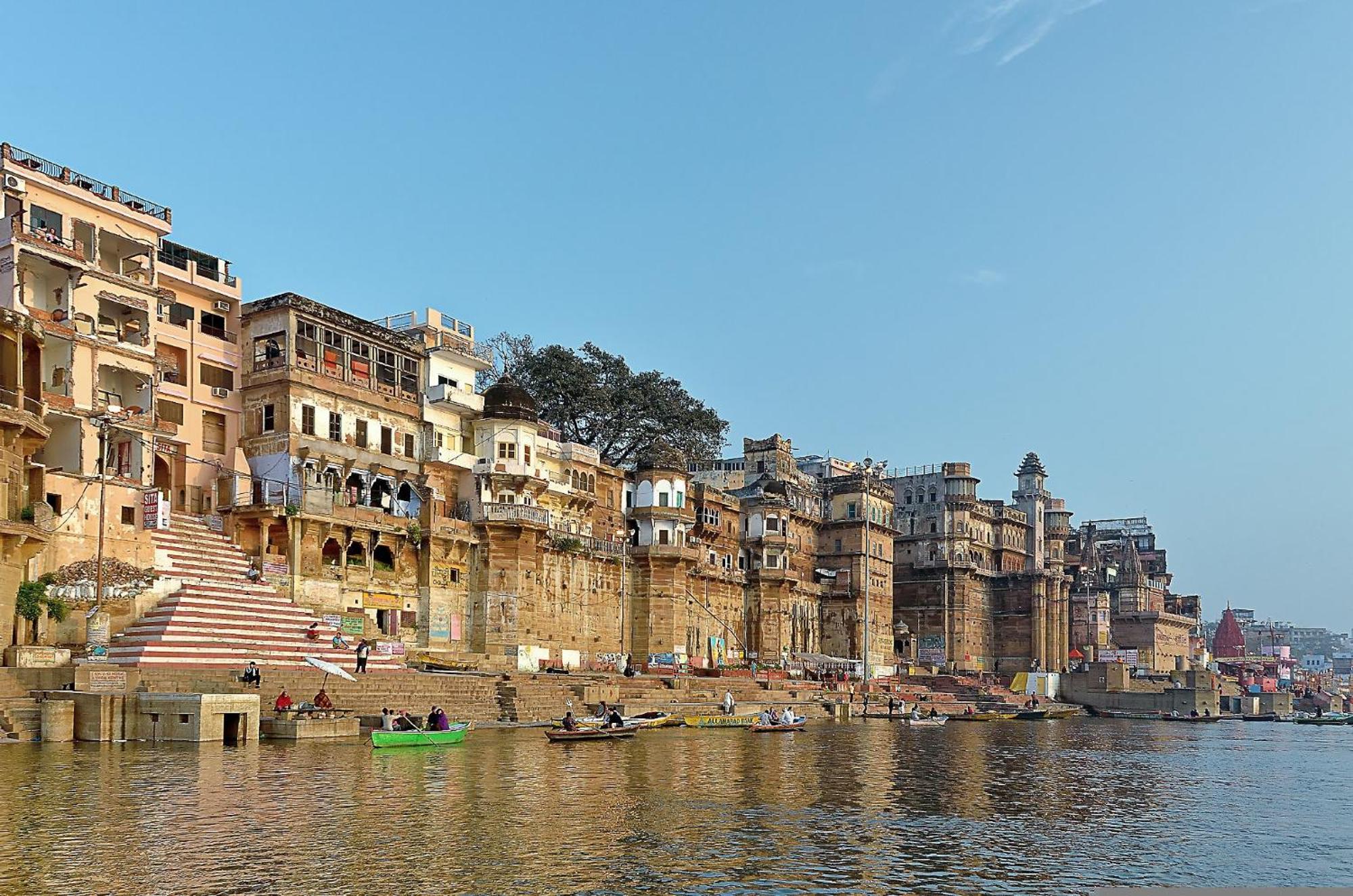 Palace ! Foreigner's Choice ! Fully-air-conditioned-hotel Lift-and-parking-availability, Near Kashi Vishwanath Temple, And Ganga Ghat Hotel 4*