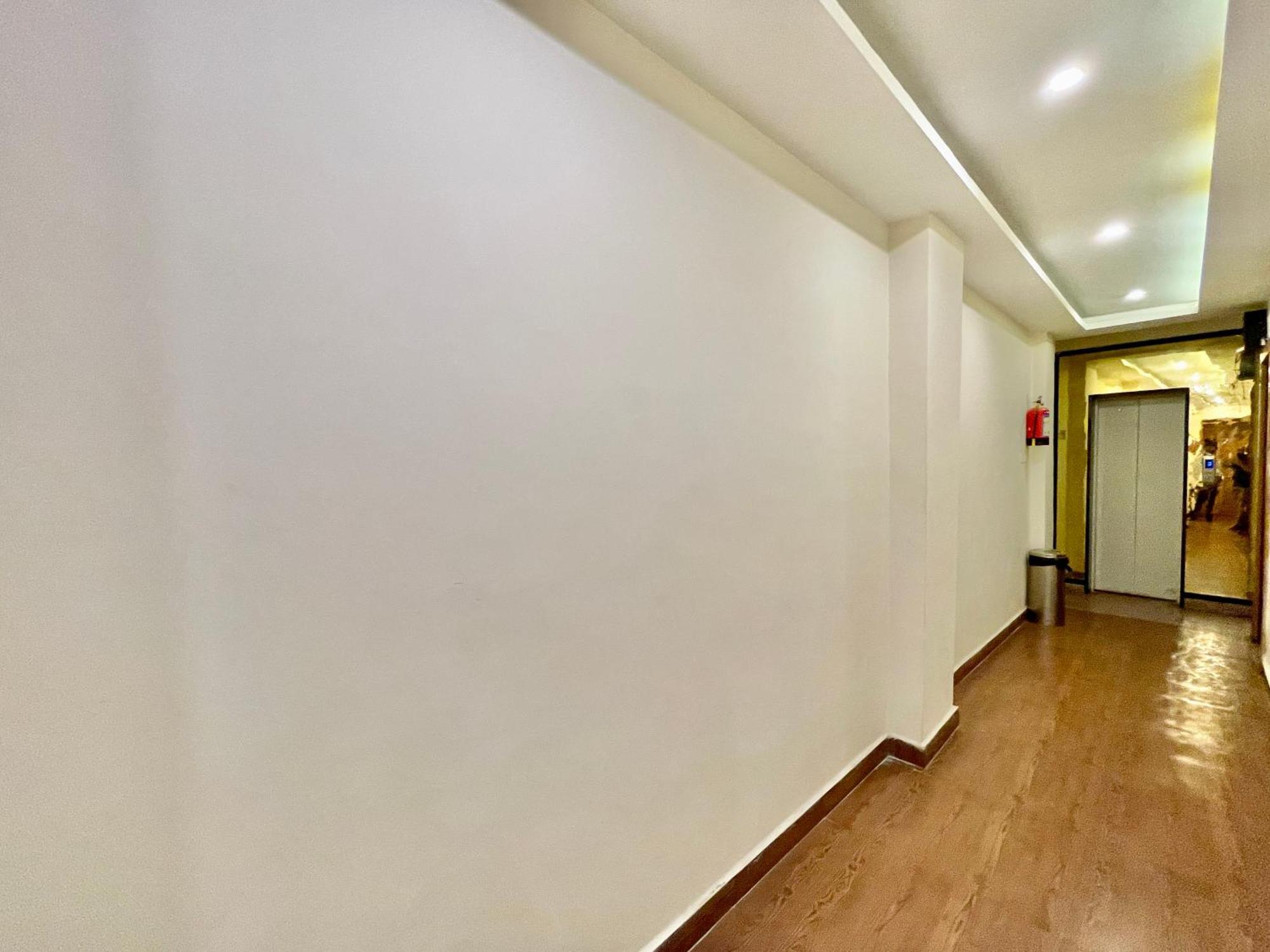 Janaki ! ! होटल जानकी - హోటల్ జానకి Fully-air-conditioned-hotel Family-friendly-hotel, Near-kashi-vishwanath-temple And Ganga Ghat 4*
