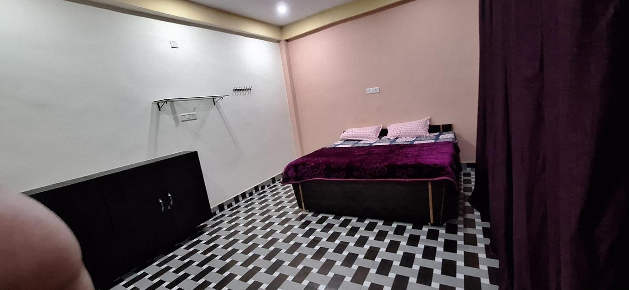 Veera Guest house