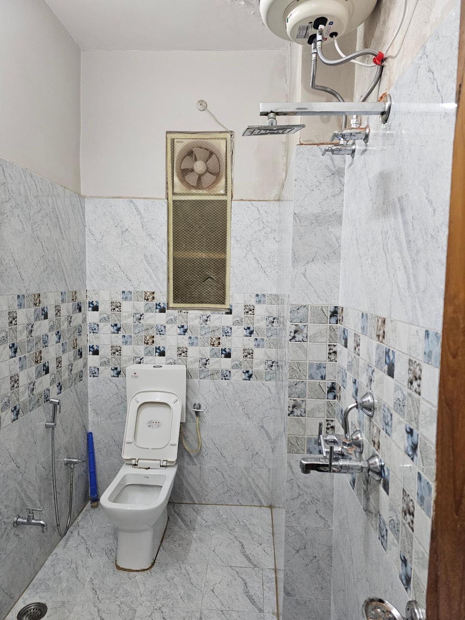 Goel's - Luxurious King Size Beds Apartment
