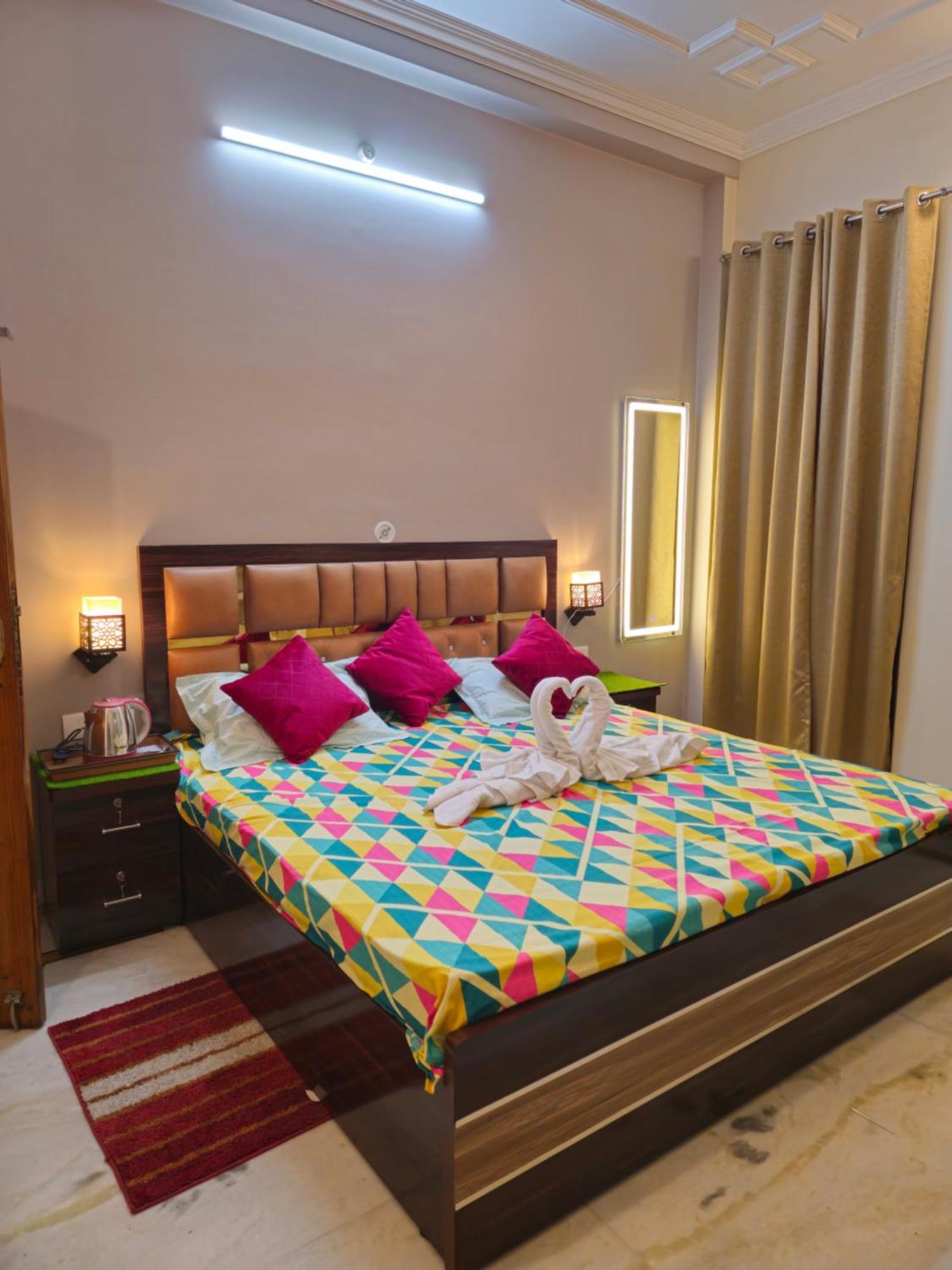 Goel's - Luxurious King Size Beds Apartment *