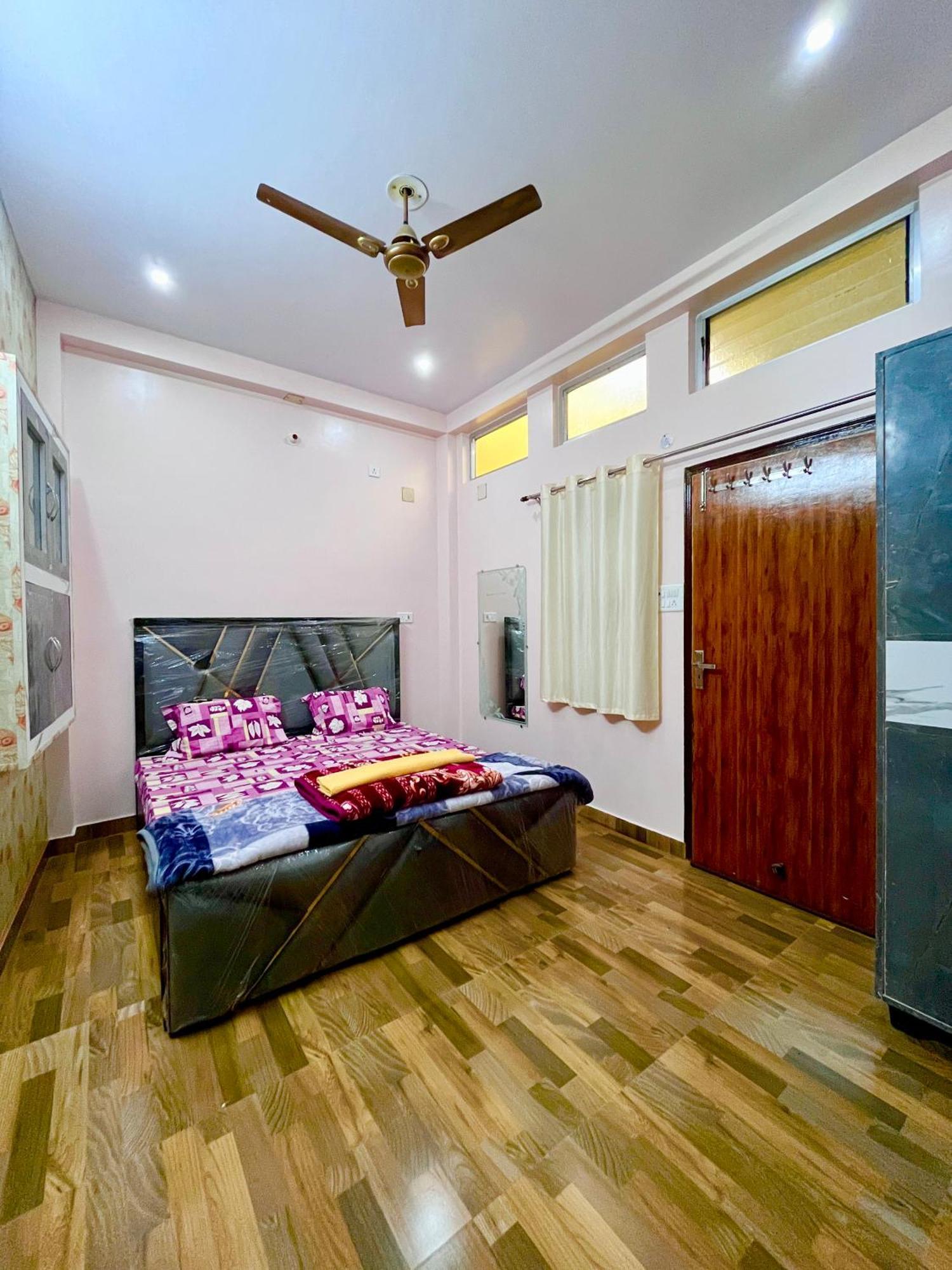 Trilok Residency - Dashashwamedh * Varanasi