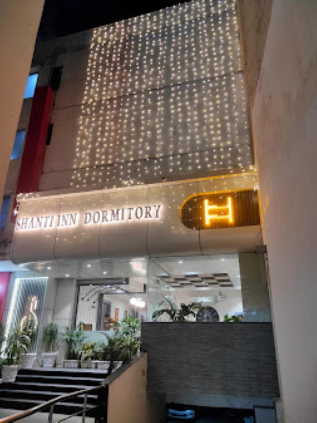 Shanti Dormitory, Hotel Varanasi