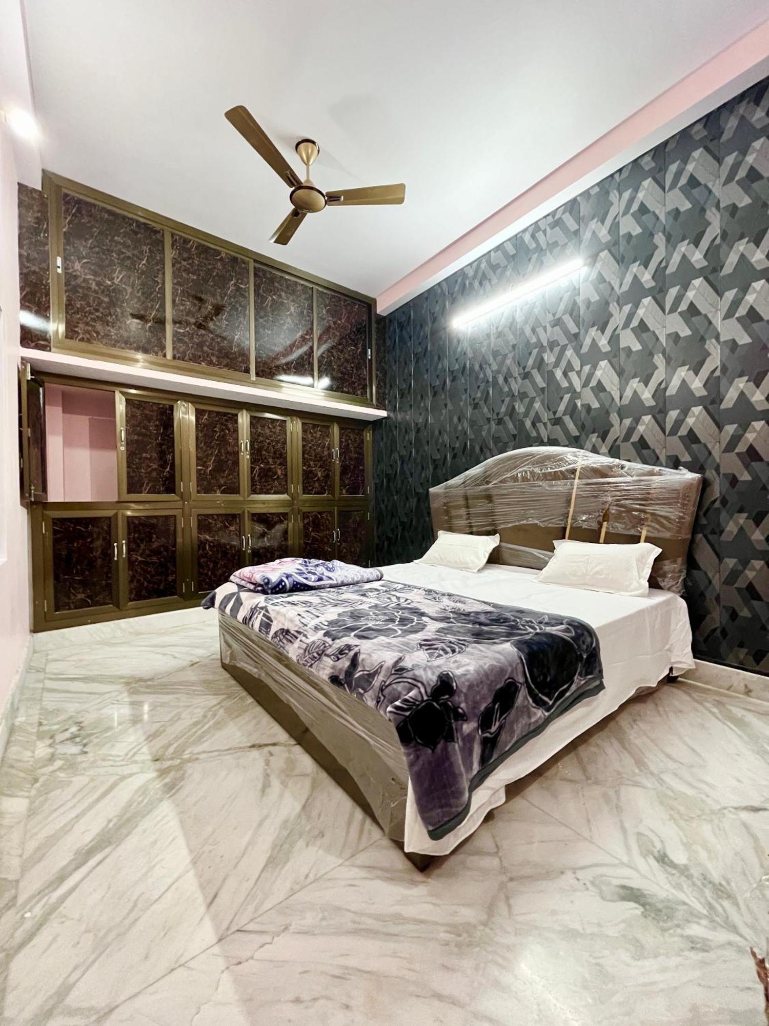 Trilok Residency - Dashashwamedh Guest house Varanasi