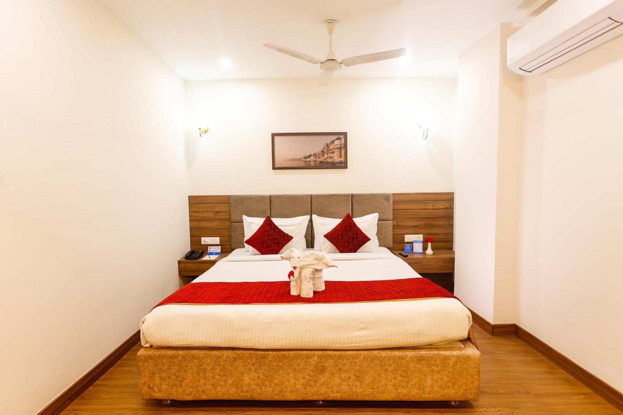 Dolphin International Hotel 3*