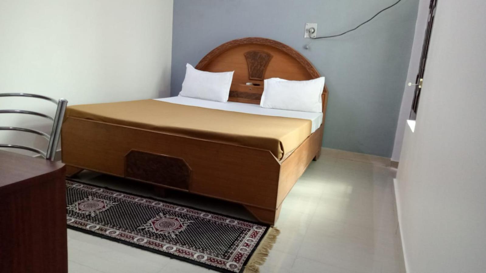 Varuna Palace-fully Vaccinated Staff Homestay *