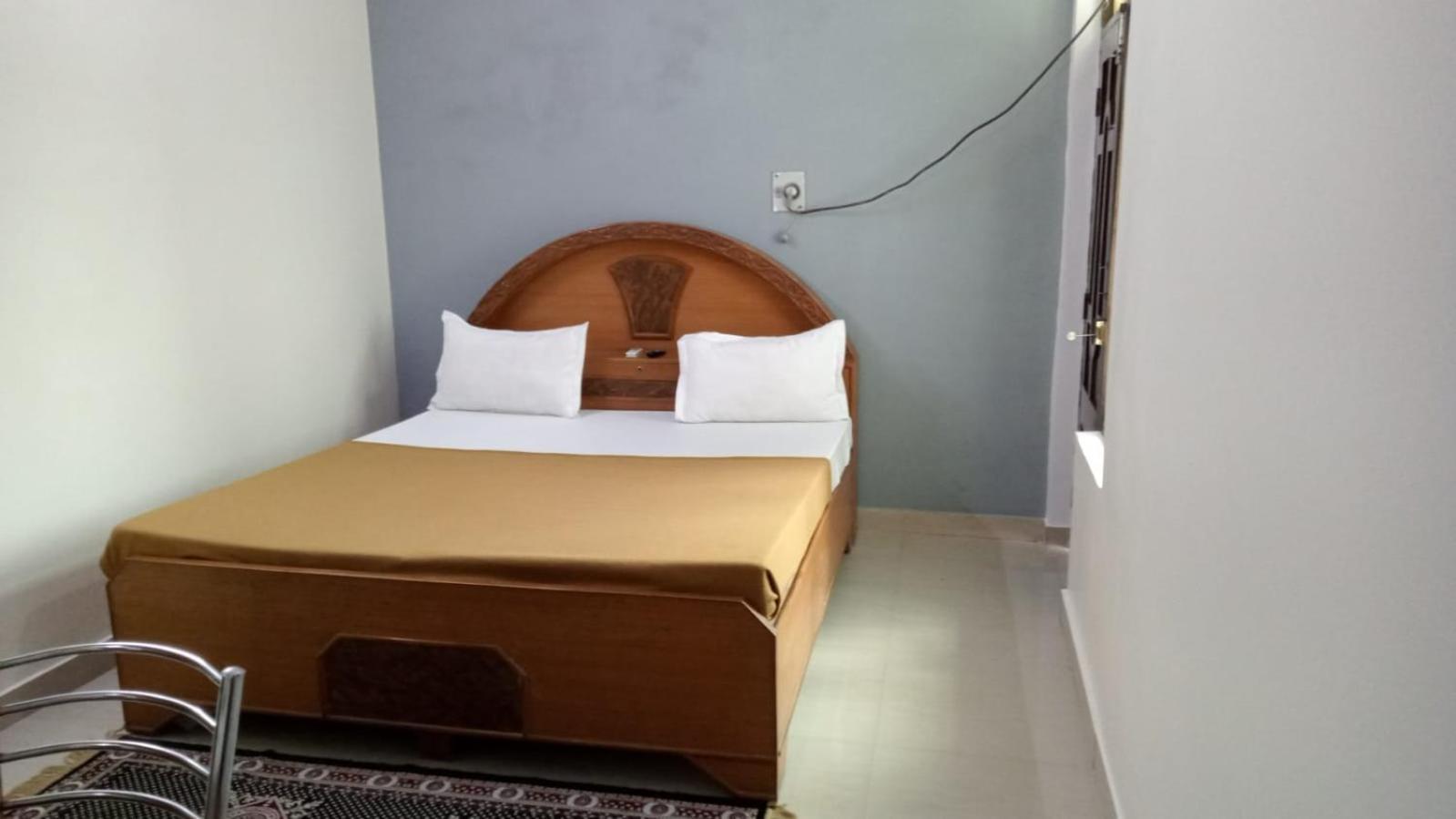 Varuna Palace-fully Vaccinated Staff * Varanasi