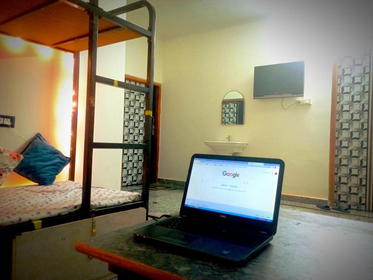 Hostel Srinivasan