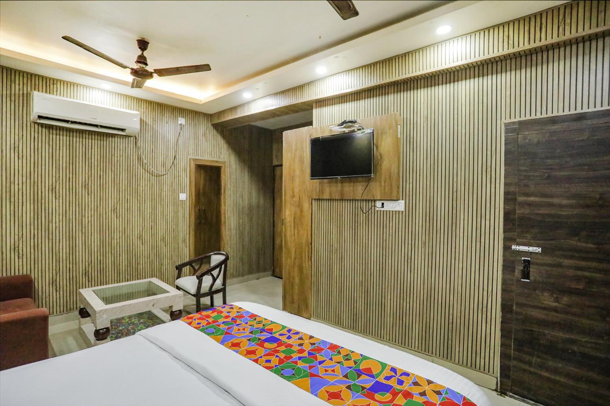Fabhotel Prime Siddhant Palace 3*