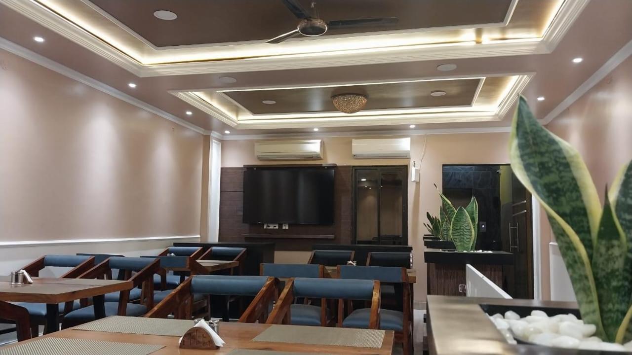 Prabhat Hotel Varanasi