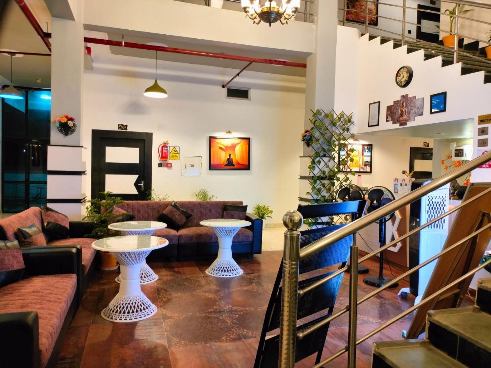 Hotel Buddha Park Near Sarnath, *
