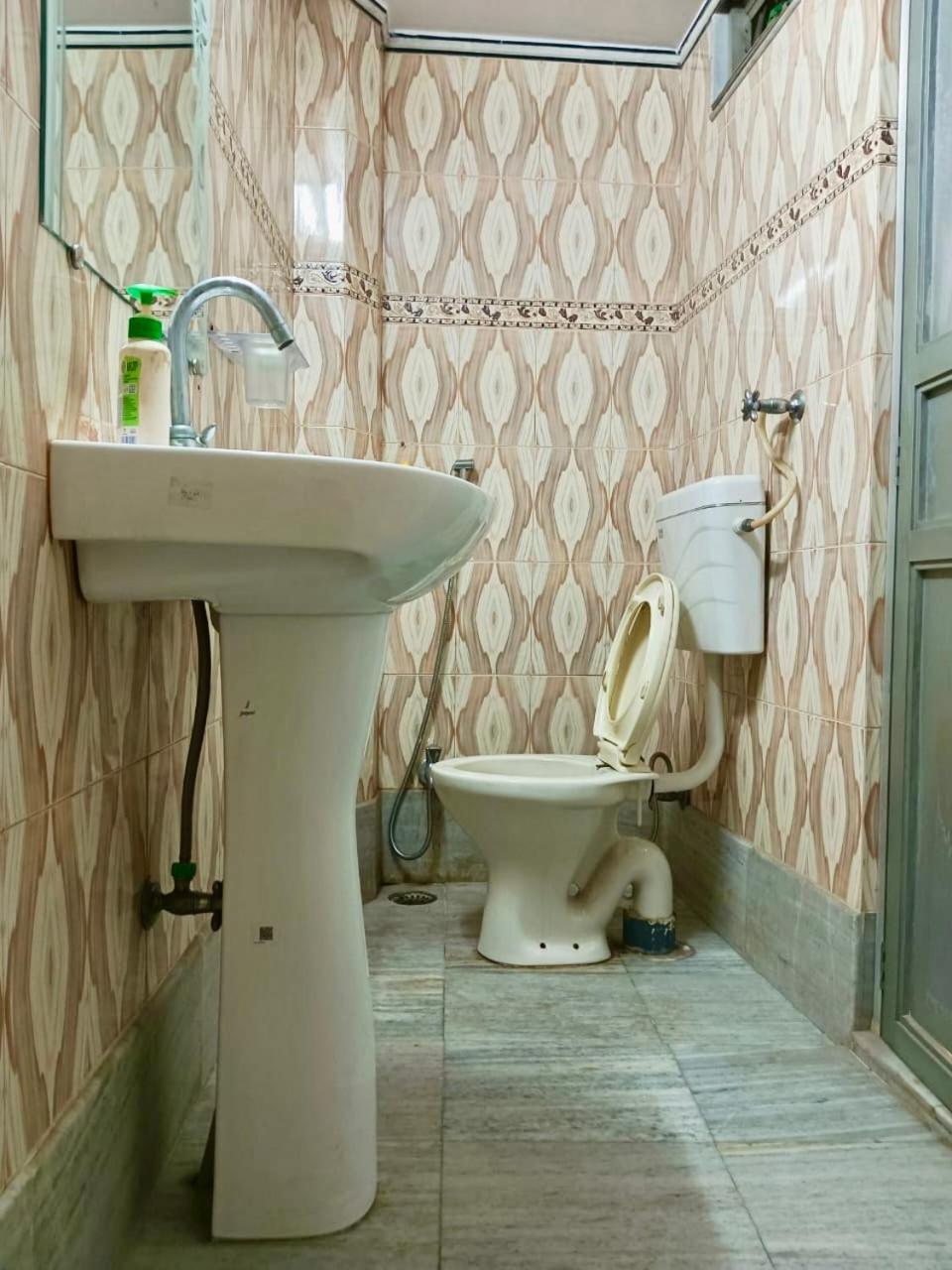 Trilok Residency - Dashashwamedh * Varanasi
