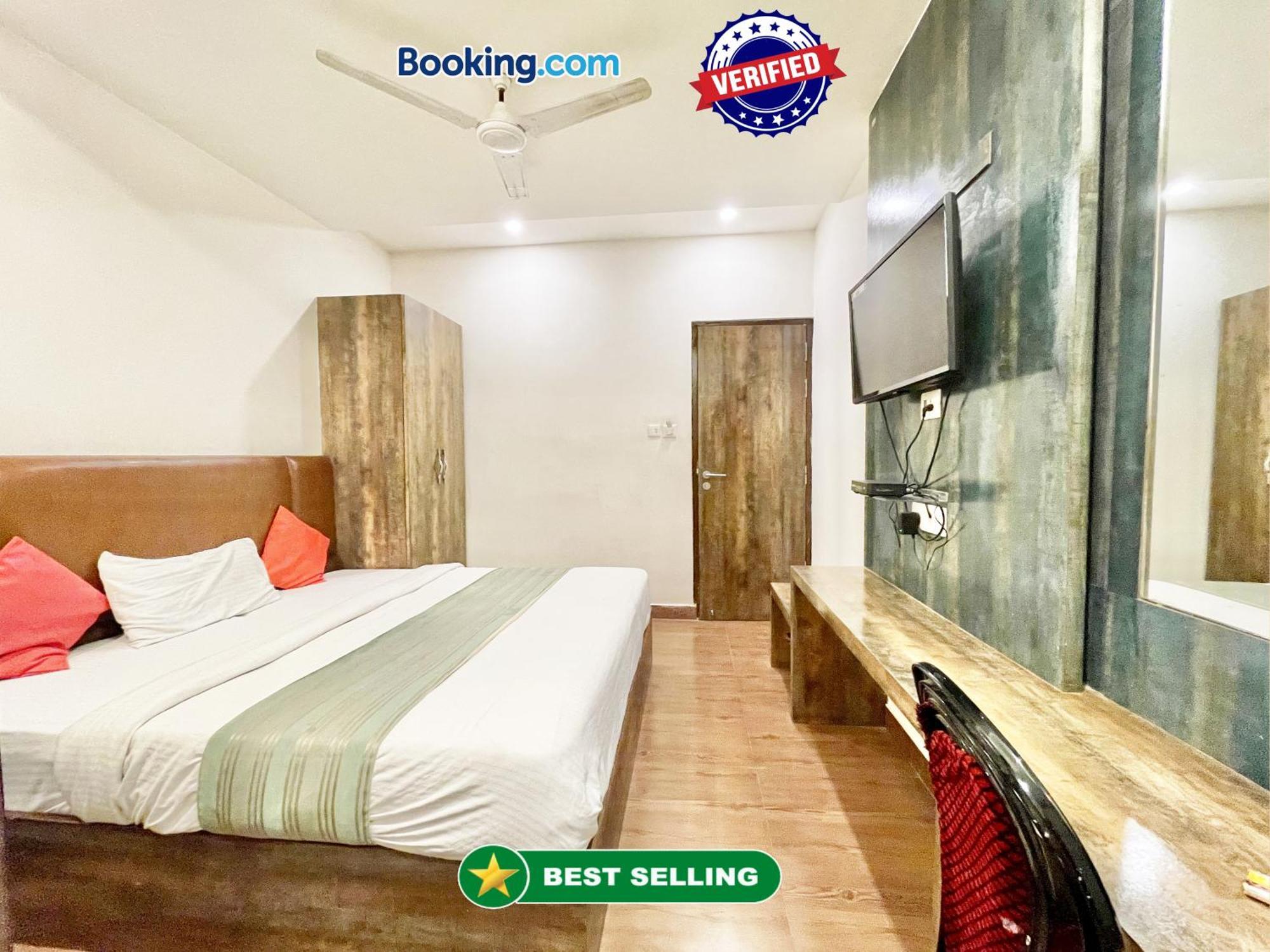 Janaki ! ! होटल जानकी - హోటల్ జానకి Fully-air-conditioned-hotel Family-friendly-hotel, Near-kashi-vishwanath-temple And Ganga Ghat