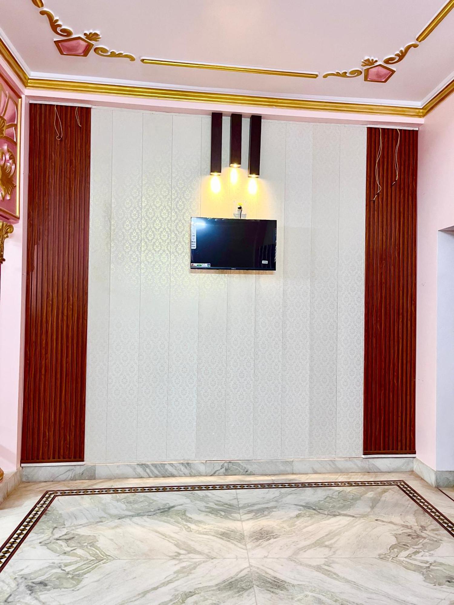Trilok Residency - Dashashwamedh Guest house Varanasi