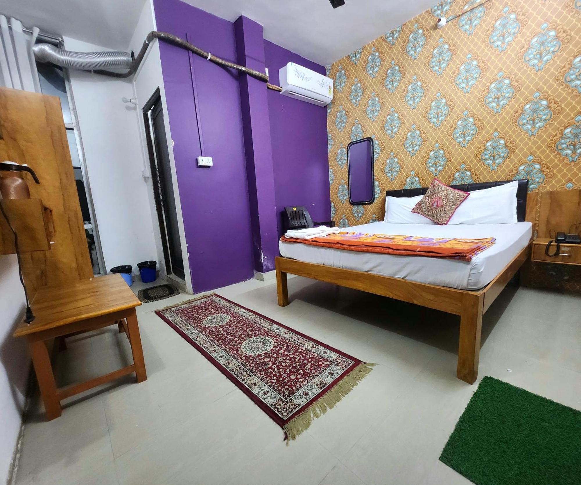 The Kashi Palace ,varanasi ! Fully-air-conditioned At Prime Location With Parking Availability, Near Kashi Vishwanath Temple, And Ganga Ghat Guest house Varanasi