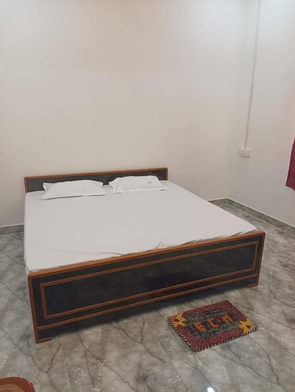 Guest house Samriddhi Hall And *