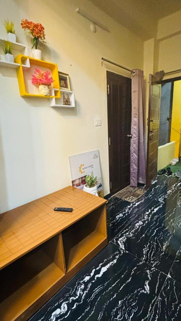 Sunflower Apartment