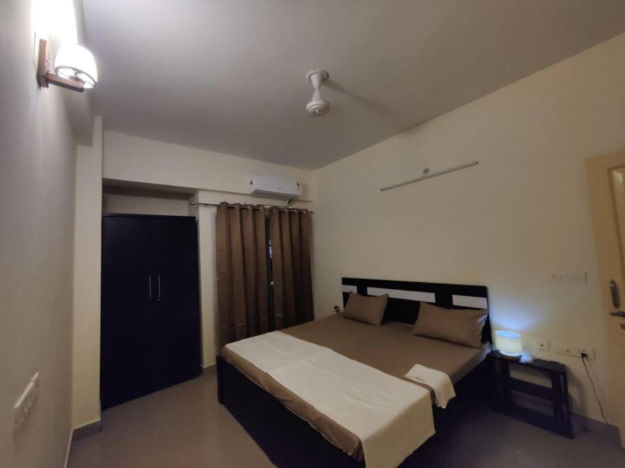 Evara * Varanasi