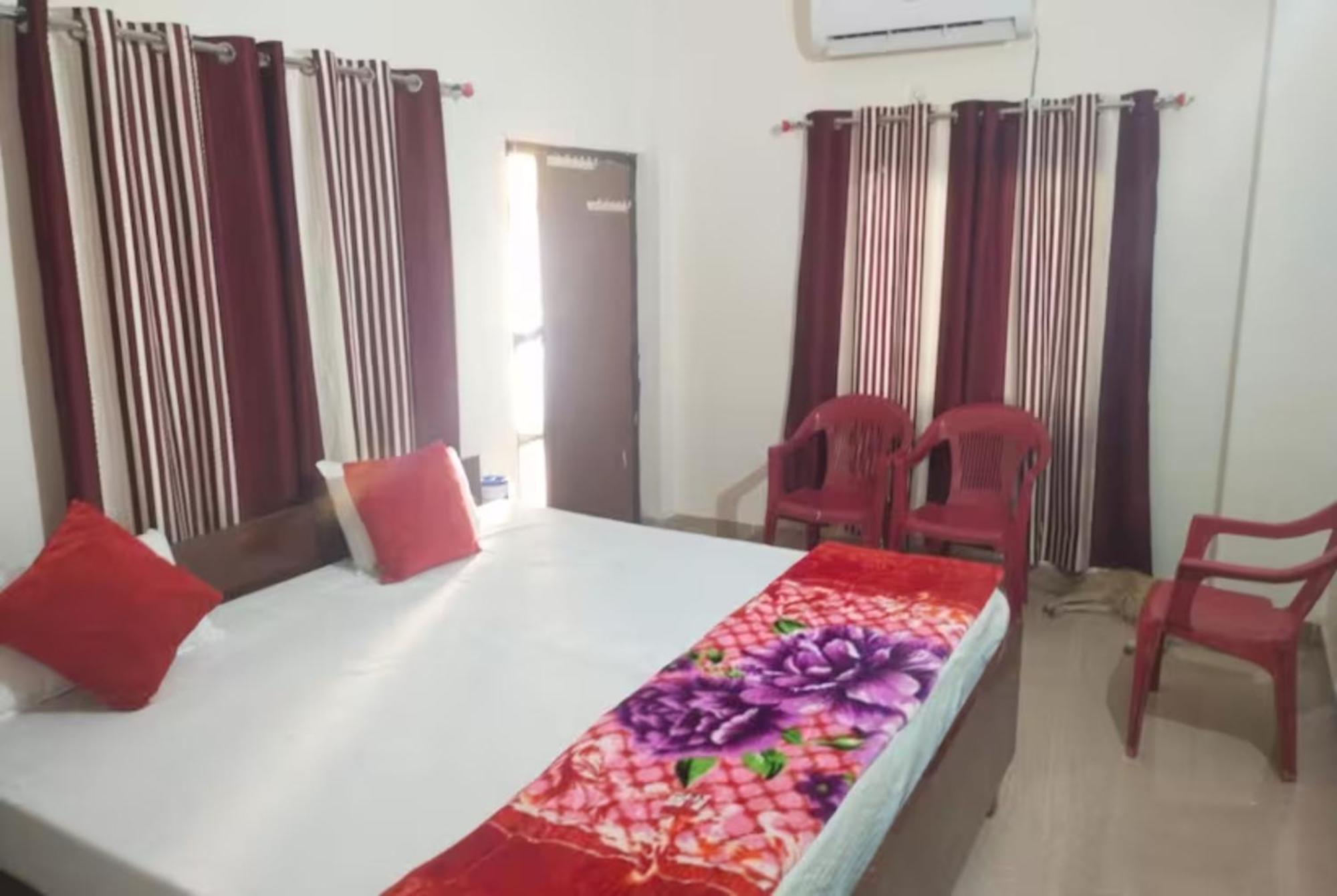 Homestay Goroomgo Paradise - Parking & Restaurant Available - Perfect Location And Comfortable