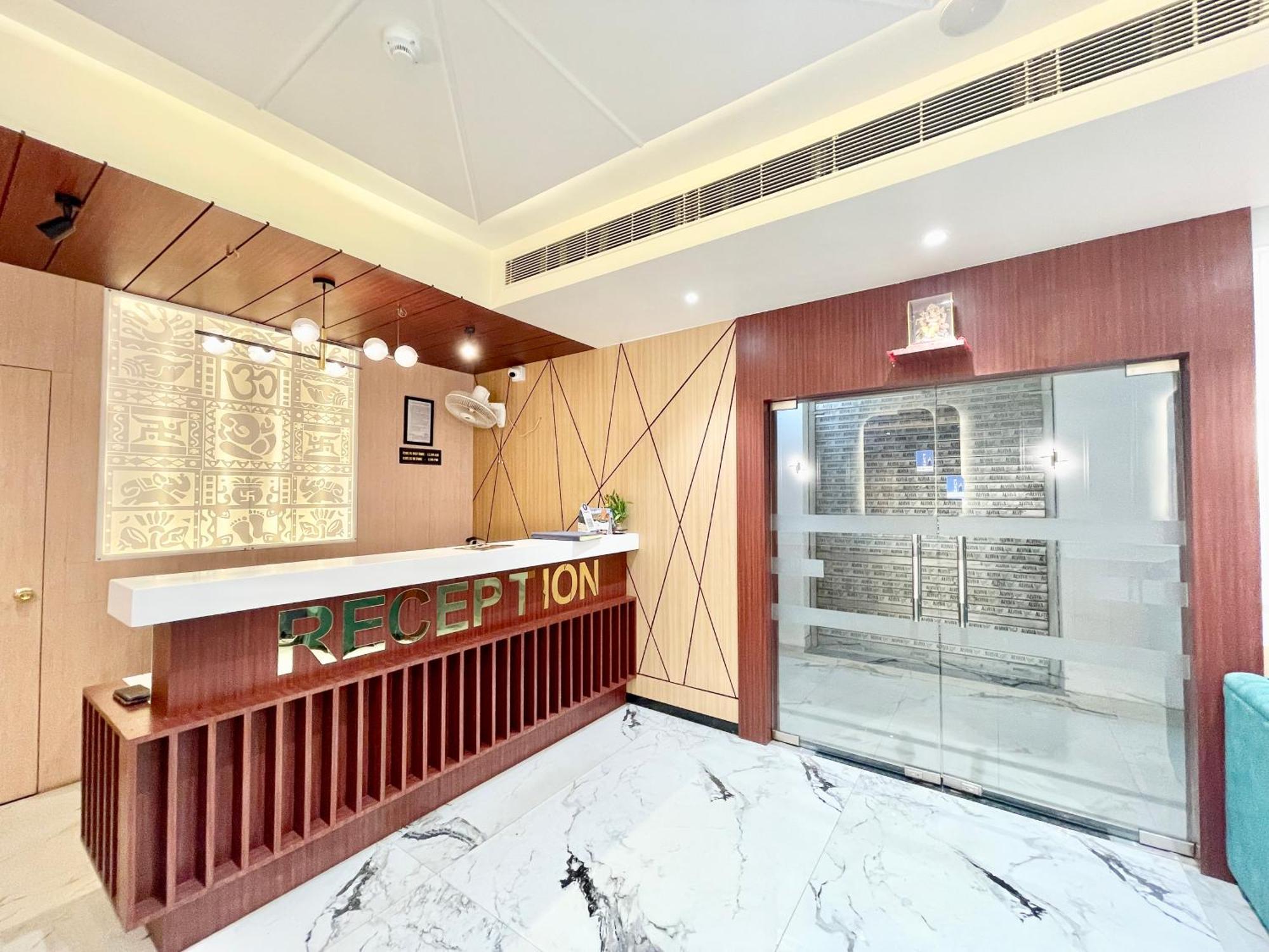 Vedangam ! - Foreigner's Choice ! Fully Air-conditioned With Parking Availability, Near Kashi Vishwanath Temple, And Ganga Ghat 2 Hotel