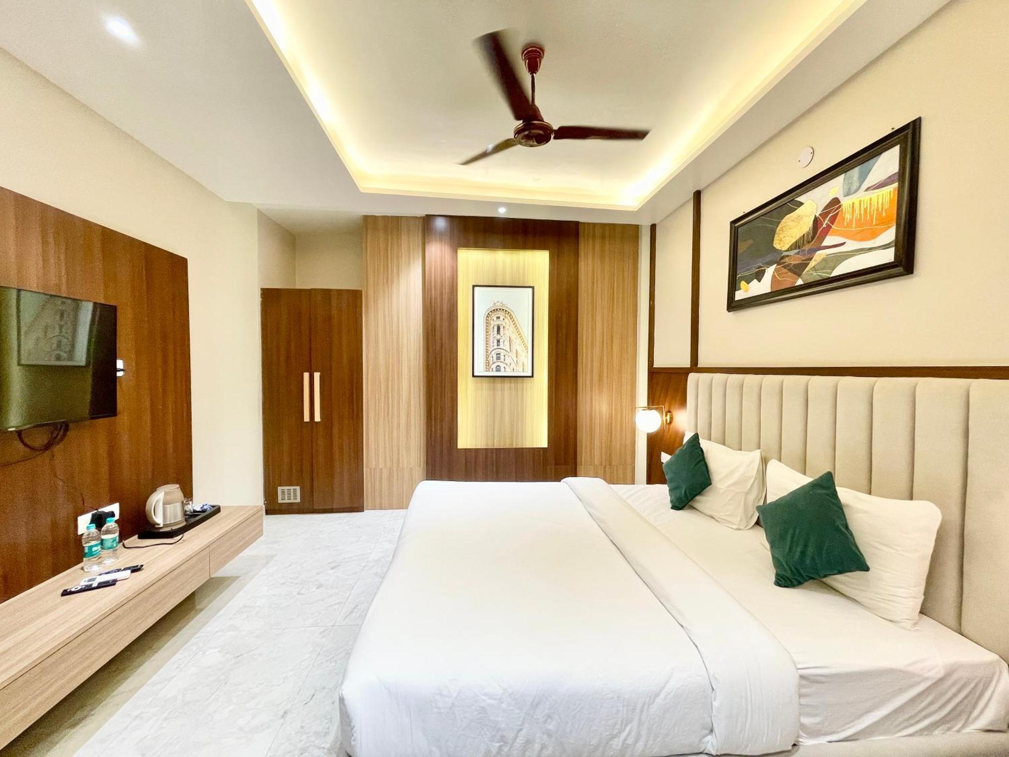 Vedangam ! - Foreigner's Choice ! Fully Air-conditioned With Parking Availability, Near Kashi Vishwanath Temple, And Ganga Ghat 2 Hotel