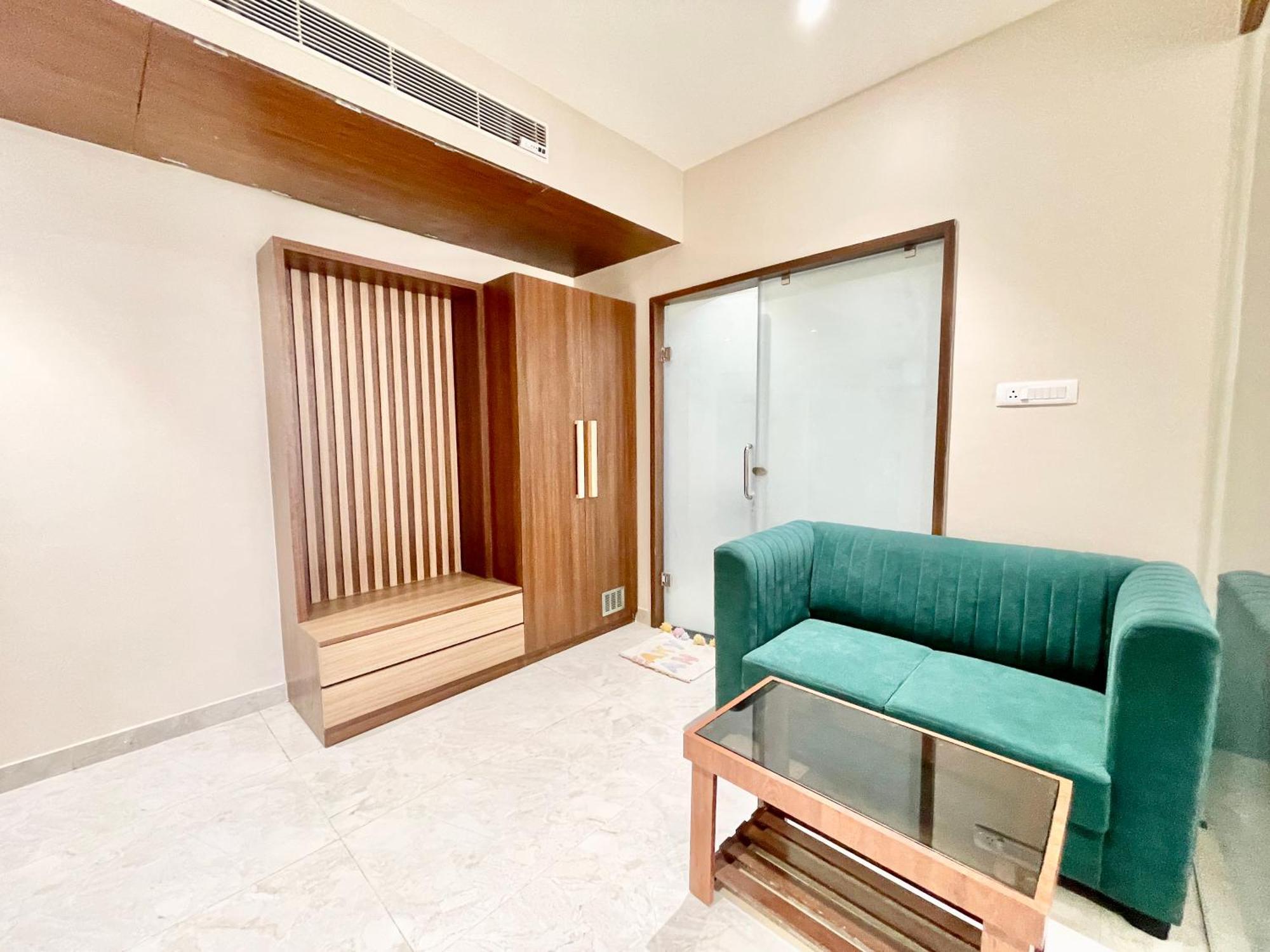 Vedangam ! - Foreigner's Choice ! Fully Air-conditioned With Parking Availability, Near Kashi Vishwanath Temple, And Ganga Ghat 2 Hotel 4*
