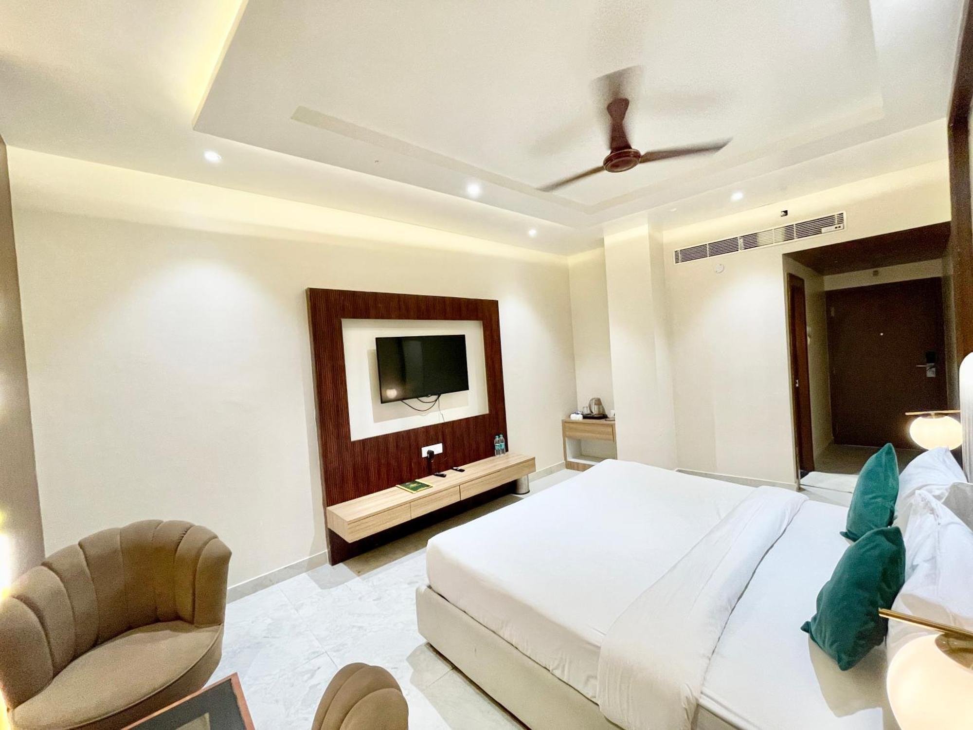 Vedangam ! - Foreigner's Choice ! Fully Air-conditioned With Parking Availability, Near Kashi Vishwanath Temple, And Ganga Ghat 2 Varanasi