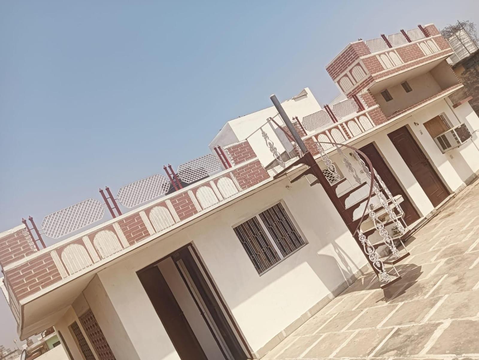 Kashi With Globegliders Bed & Breakfast