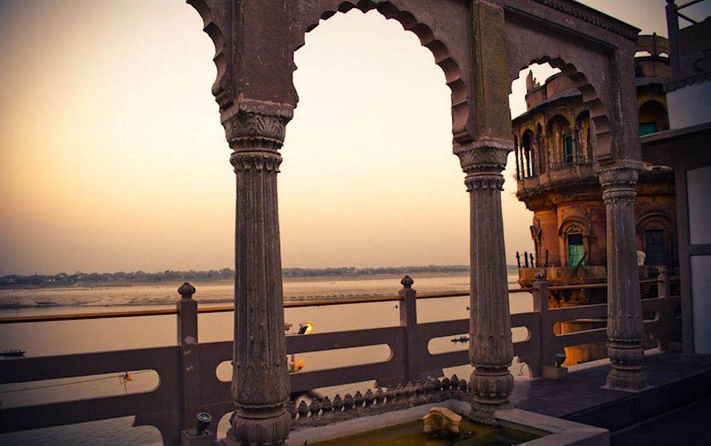 Guleria Kothi At Ganges
