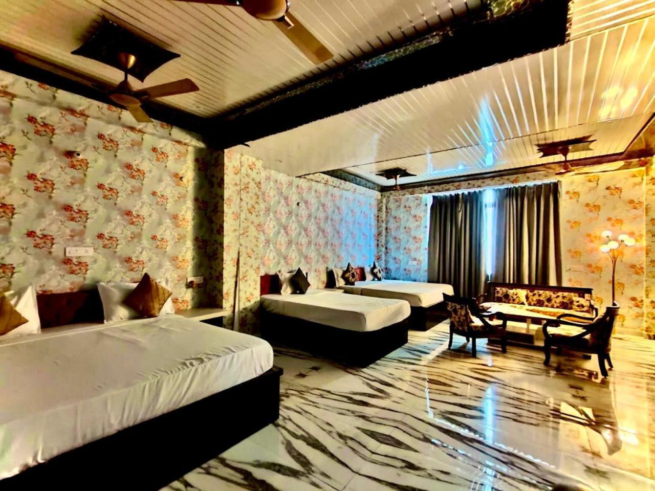 Hotel Vinayak Plaza *