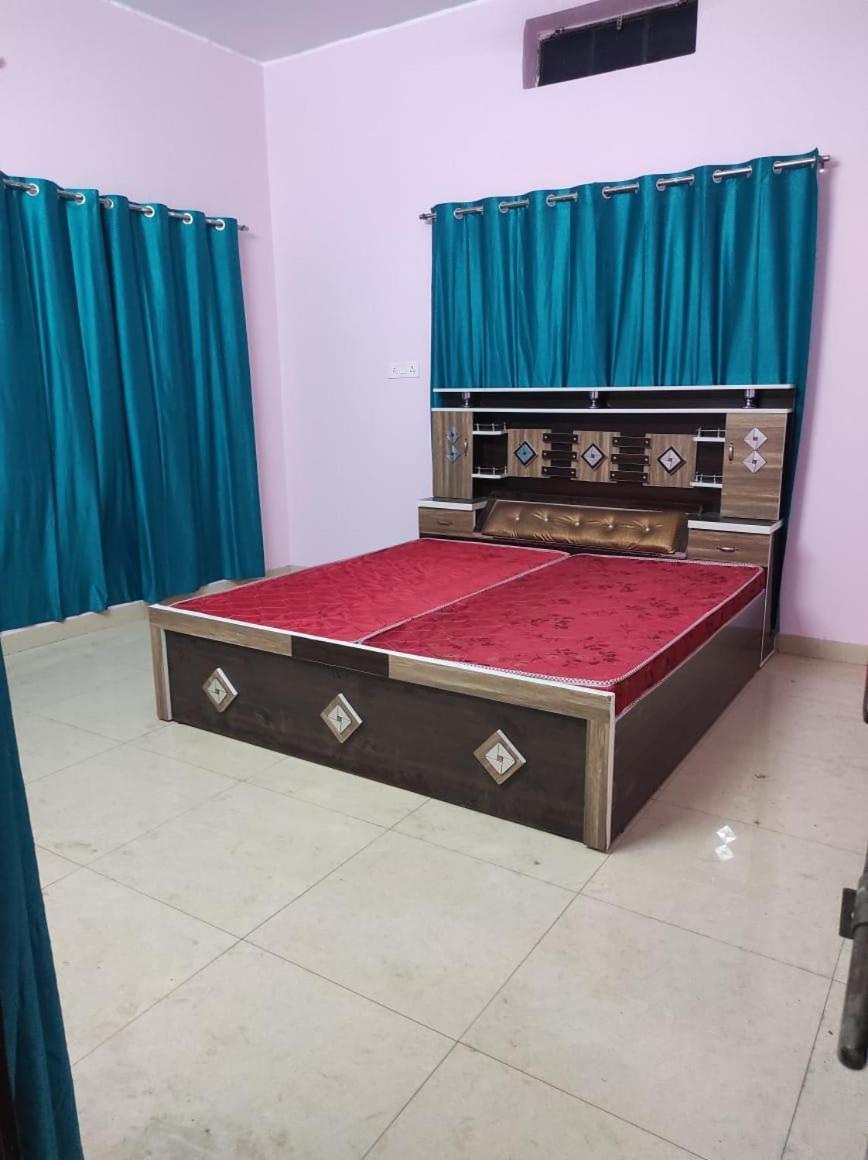Vikas * Varanasi