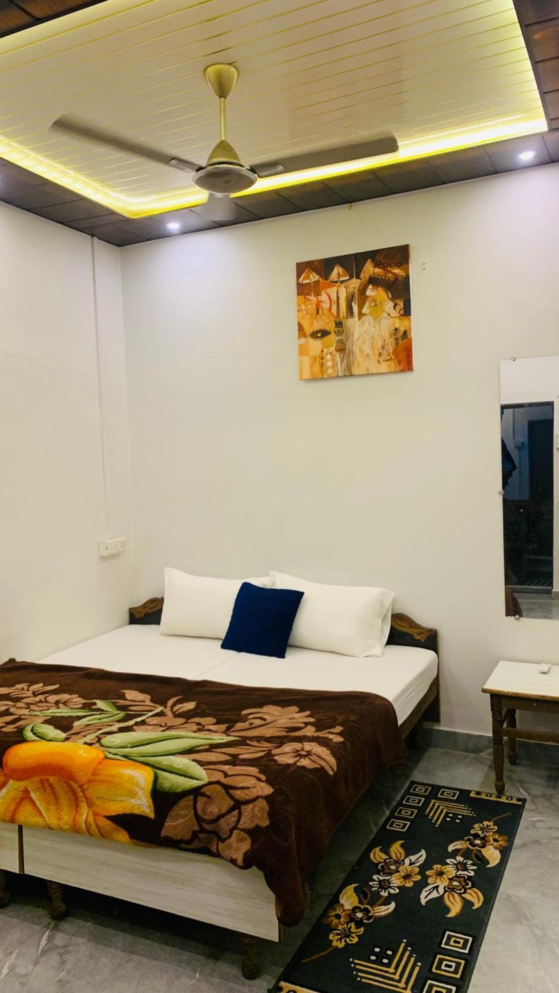 Homestay And I Cafe Varanasi