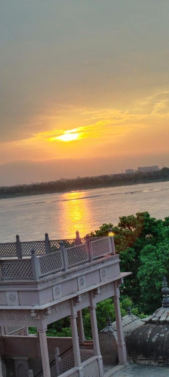 Krishna P. * Varanasi