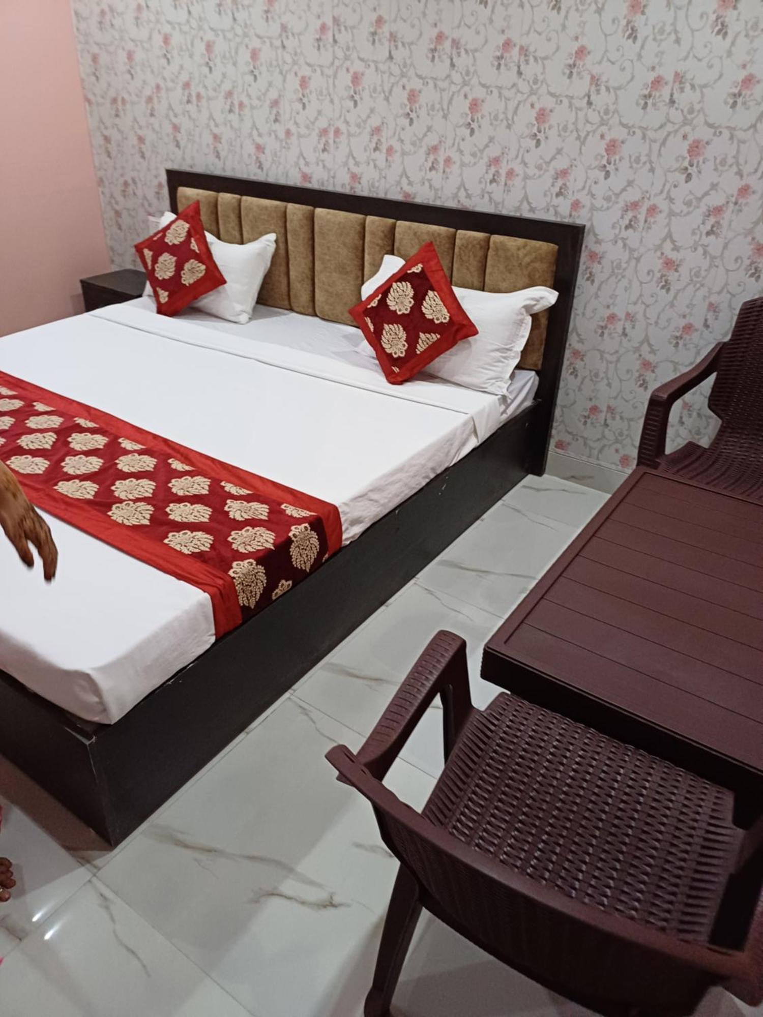 Baba Paying Guest house