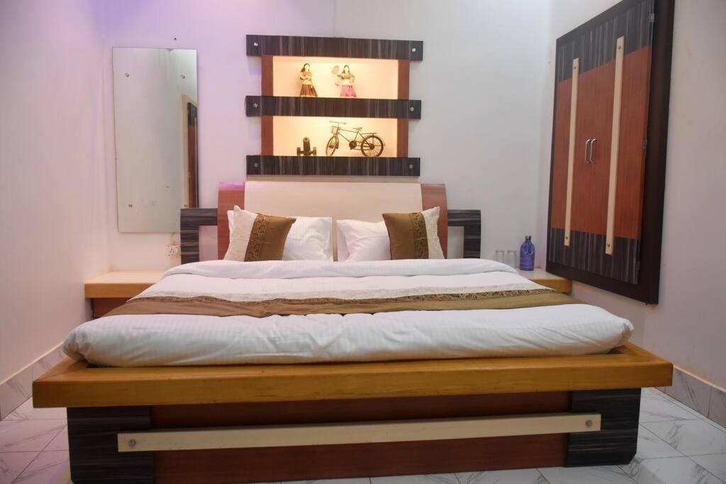 Raahi Luxury Near Kashi Vishwanath Villa