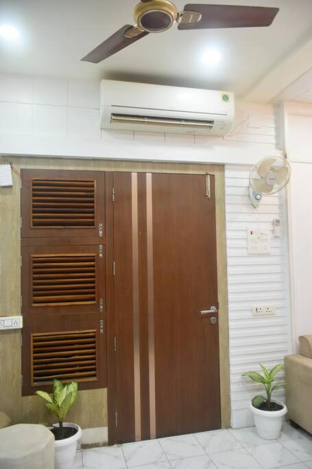 Raahi Luxury Near Kashi Vishwanath