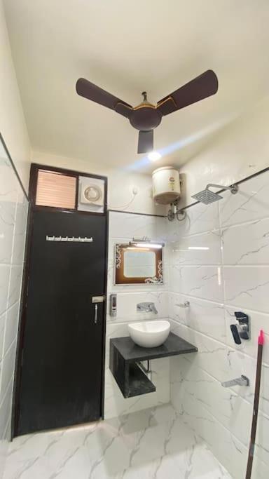 Raahi Luxury Near Kashi Vishwanath Villa *