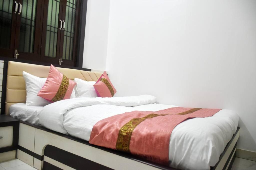 Raahi Luxury Near Kashi Vishwanath