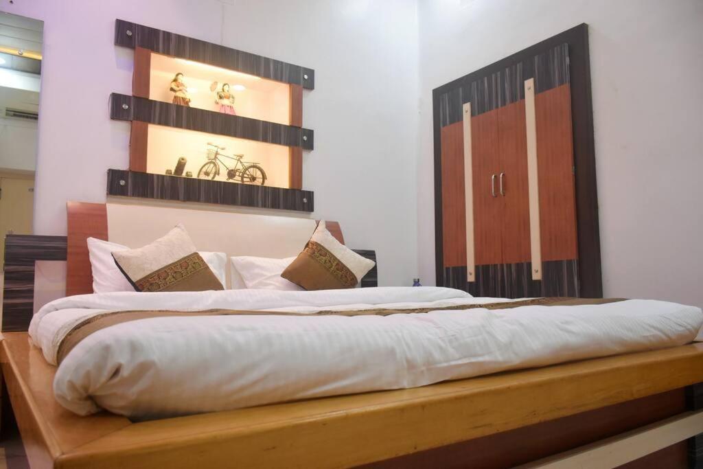 Raahi Luxury Near Kashi Vishwanath Villa *
