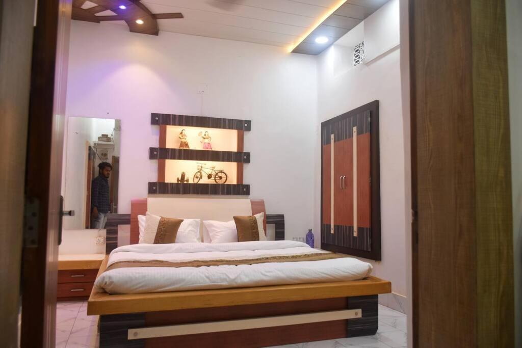 Raahi Luxury Near Kashi Vishwanath Villa