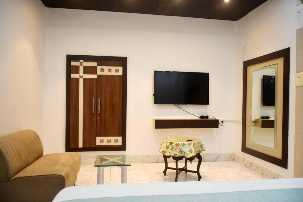 Raahi Luxury Near Kashi Vishwanath Villa Varanasi