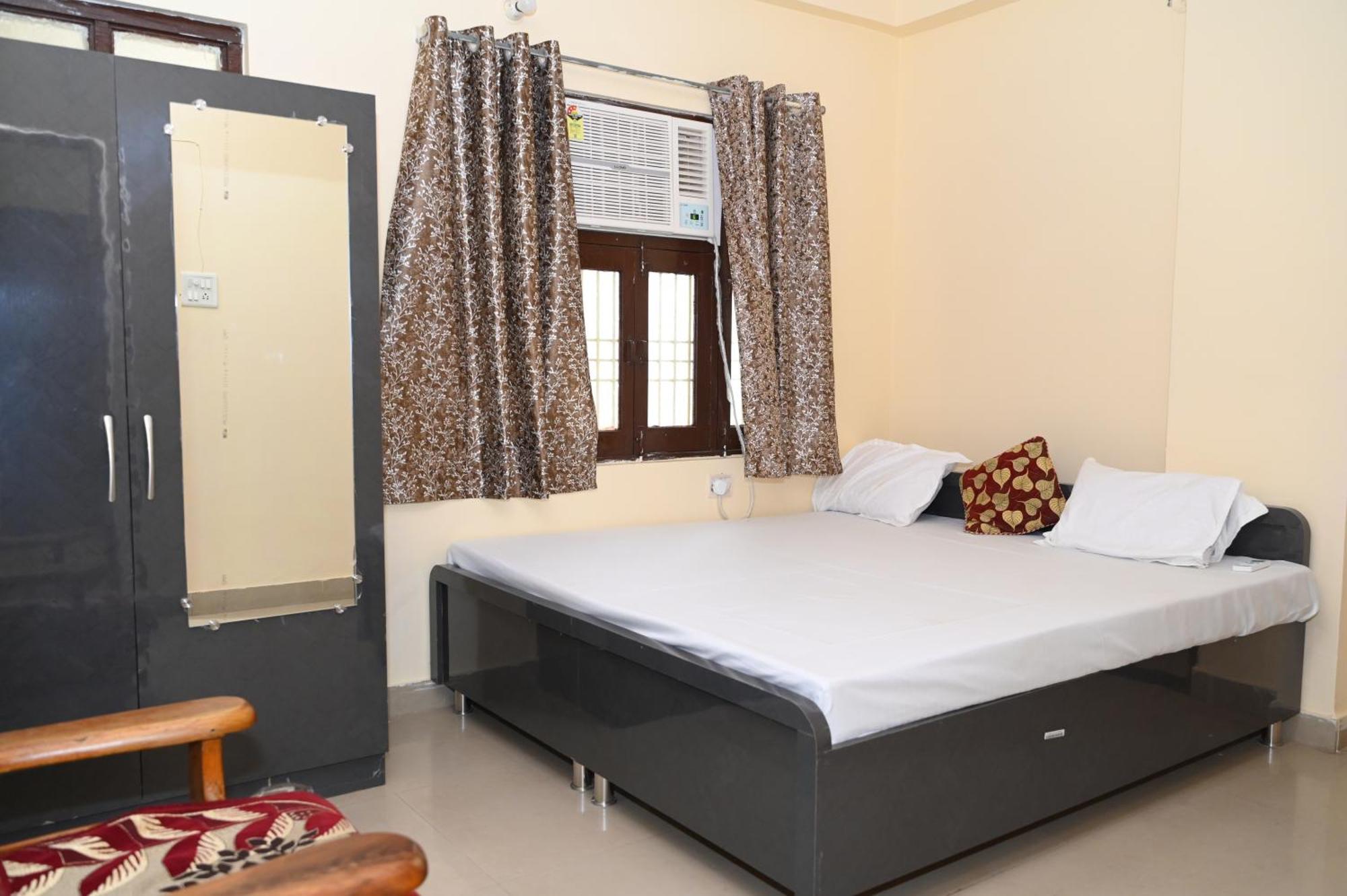 Kanha Premium Homestay Varanasi