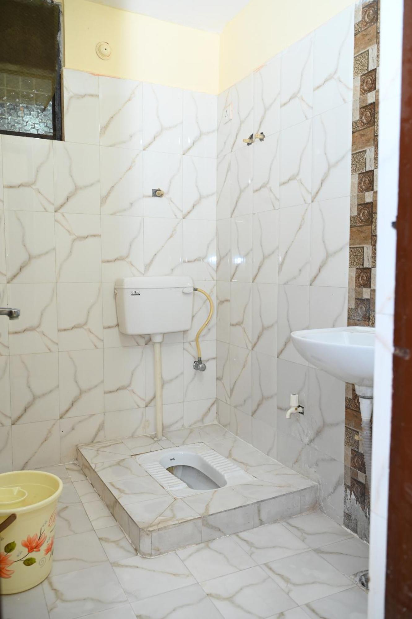Kanha Premium * Varanasi