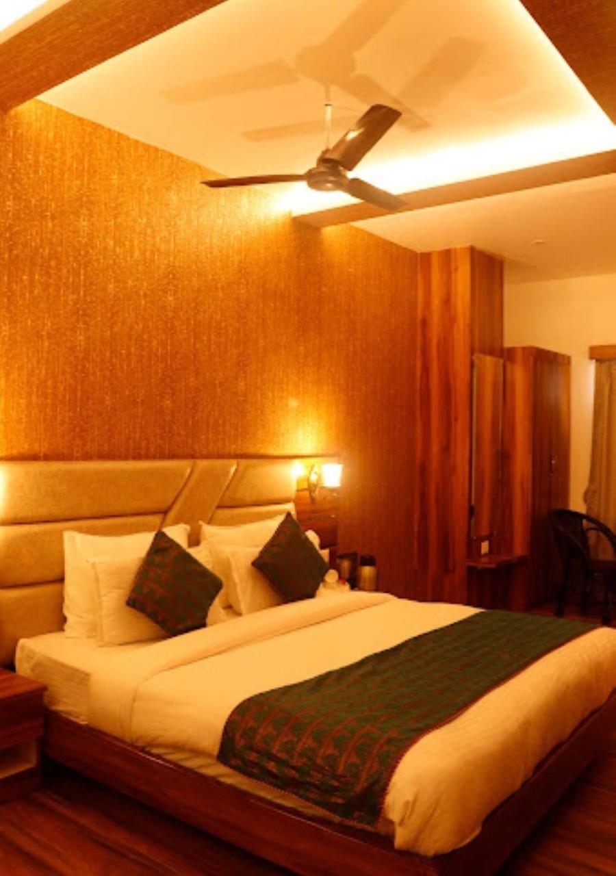 Zion Hotel 3*