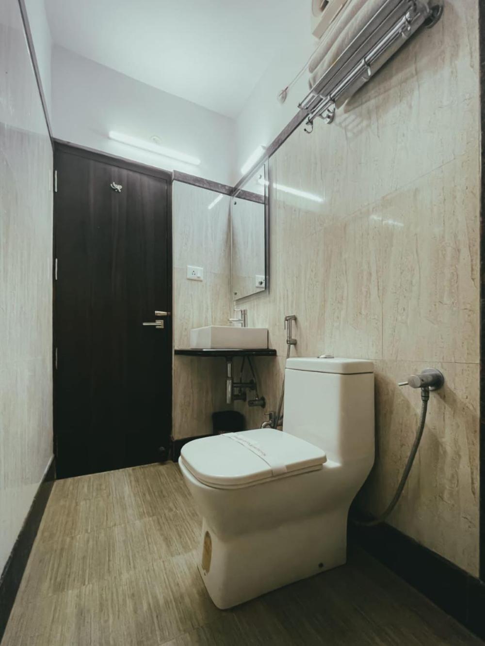 S L E Residency 2* Varanasi