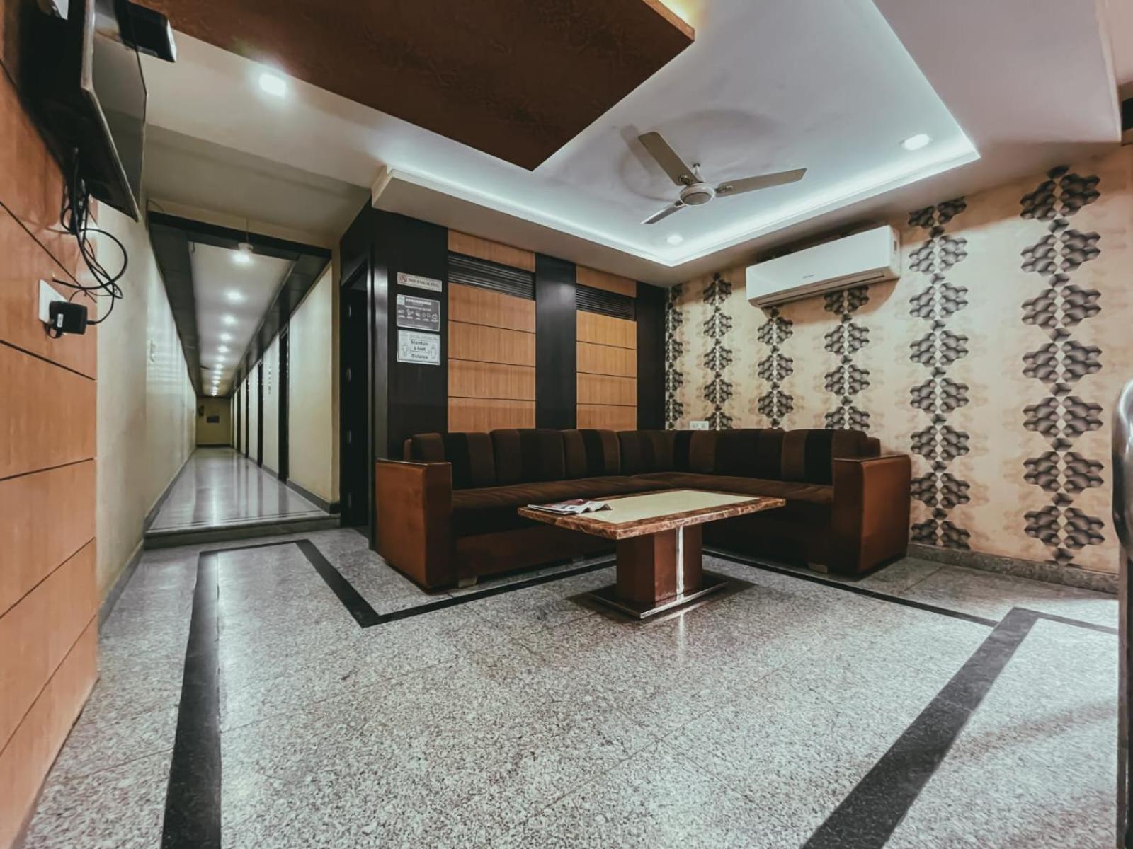 Hotel S L E Residency Varanasi